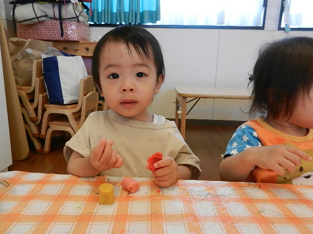 小麦粉粘土で遊びました つだ星の子保育園 社会福祉法人 相和会